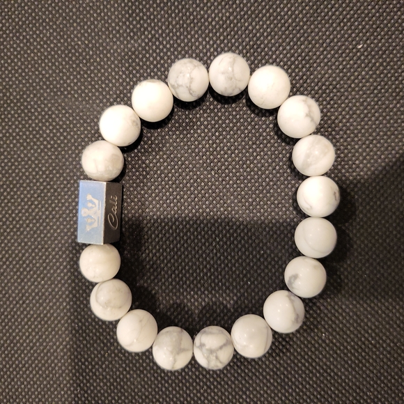 CaliBeadMan Cali Grey & White Bead Howlite Stretch Bracelet - Picture 2 of 7